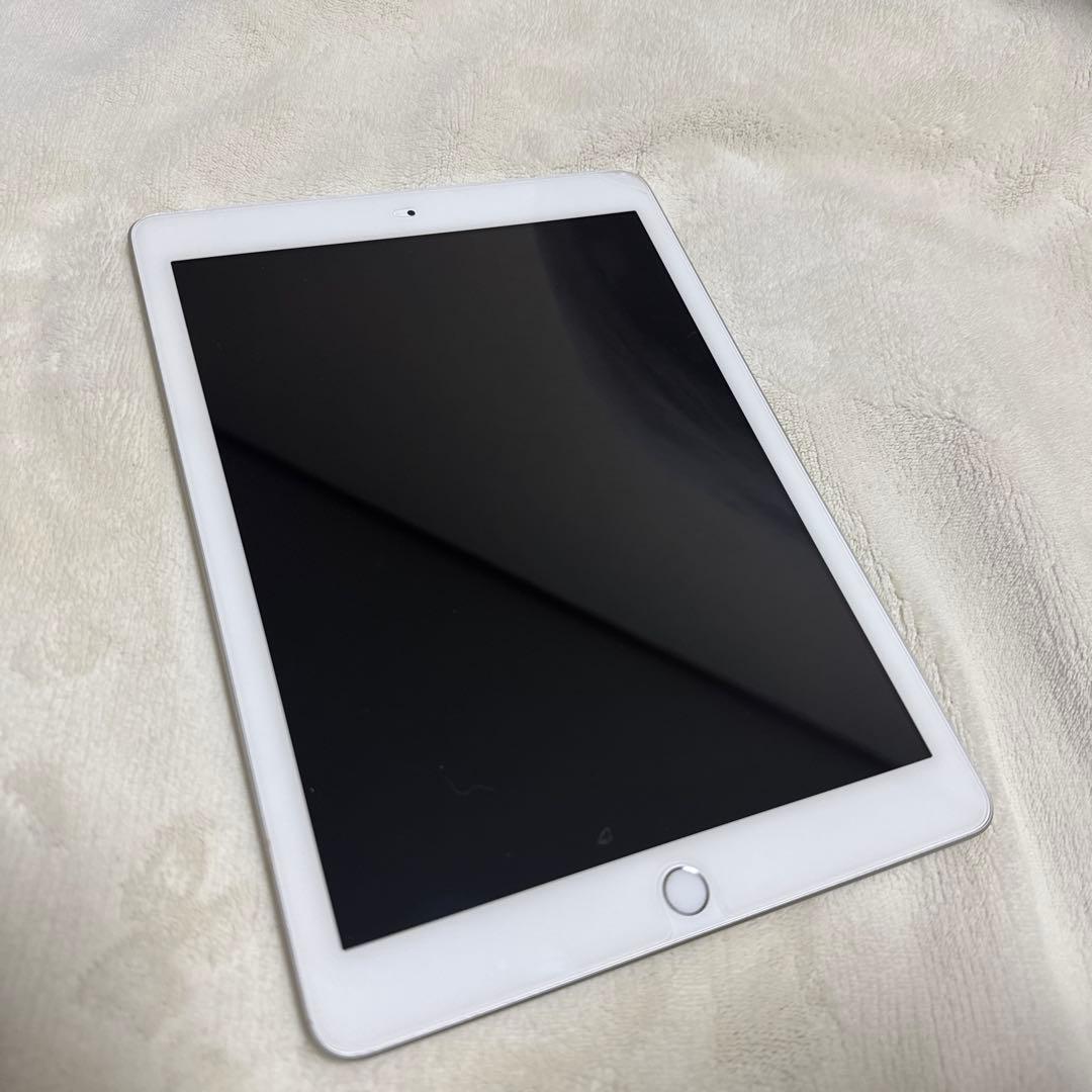 Apple iPad シルバー 本体 第6世代
