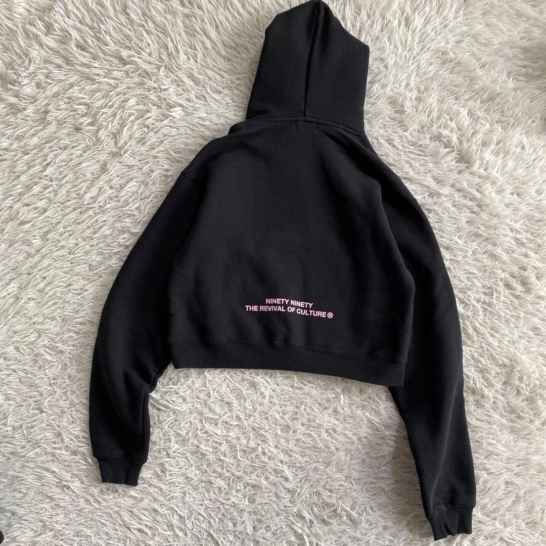 初心者です9090 フード付きセットアップ　ブラック　ピンク　ロゴ