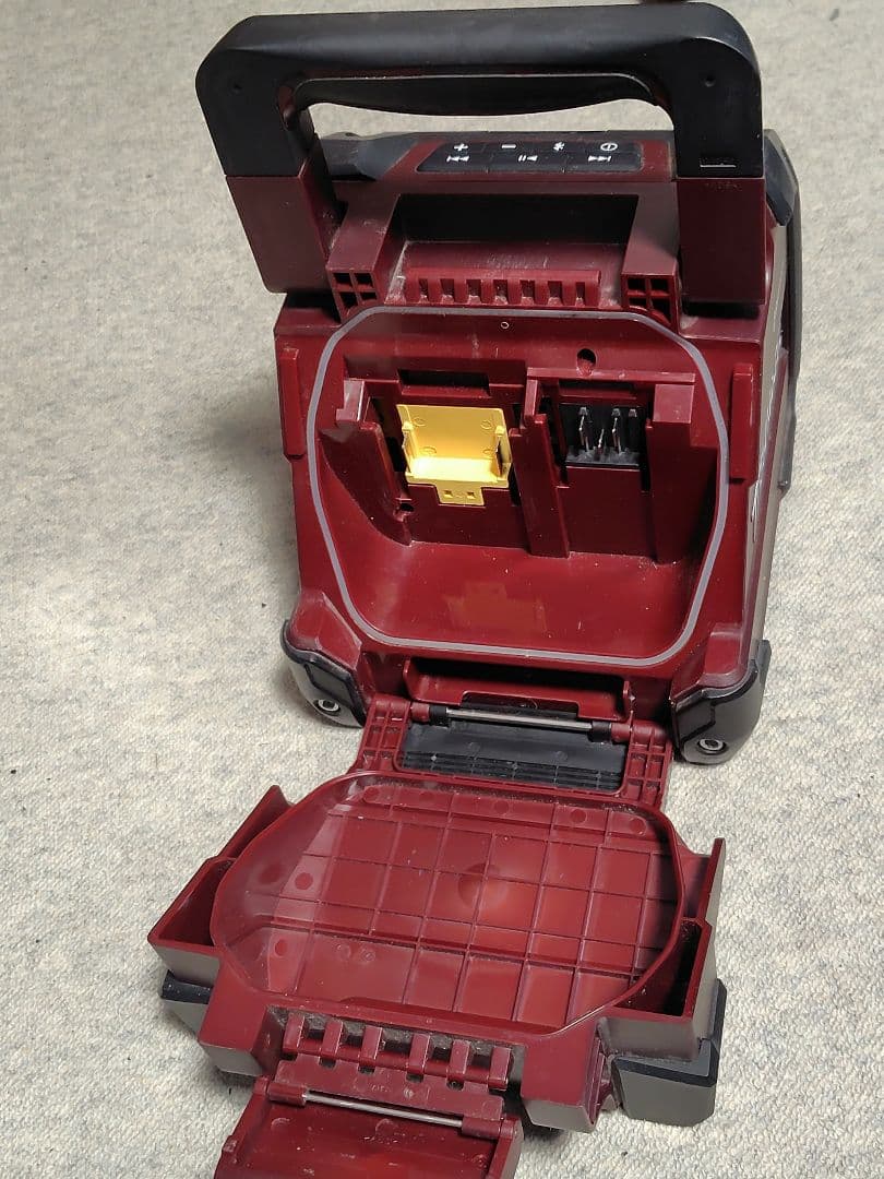 Makita　MR200 ブルートゥーススピーカー