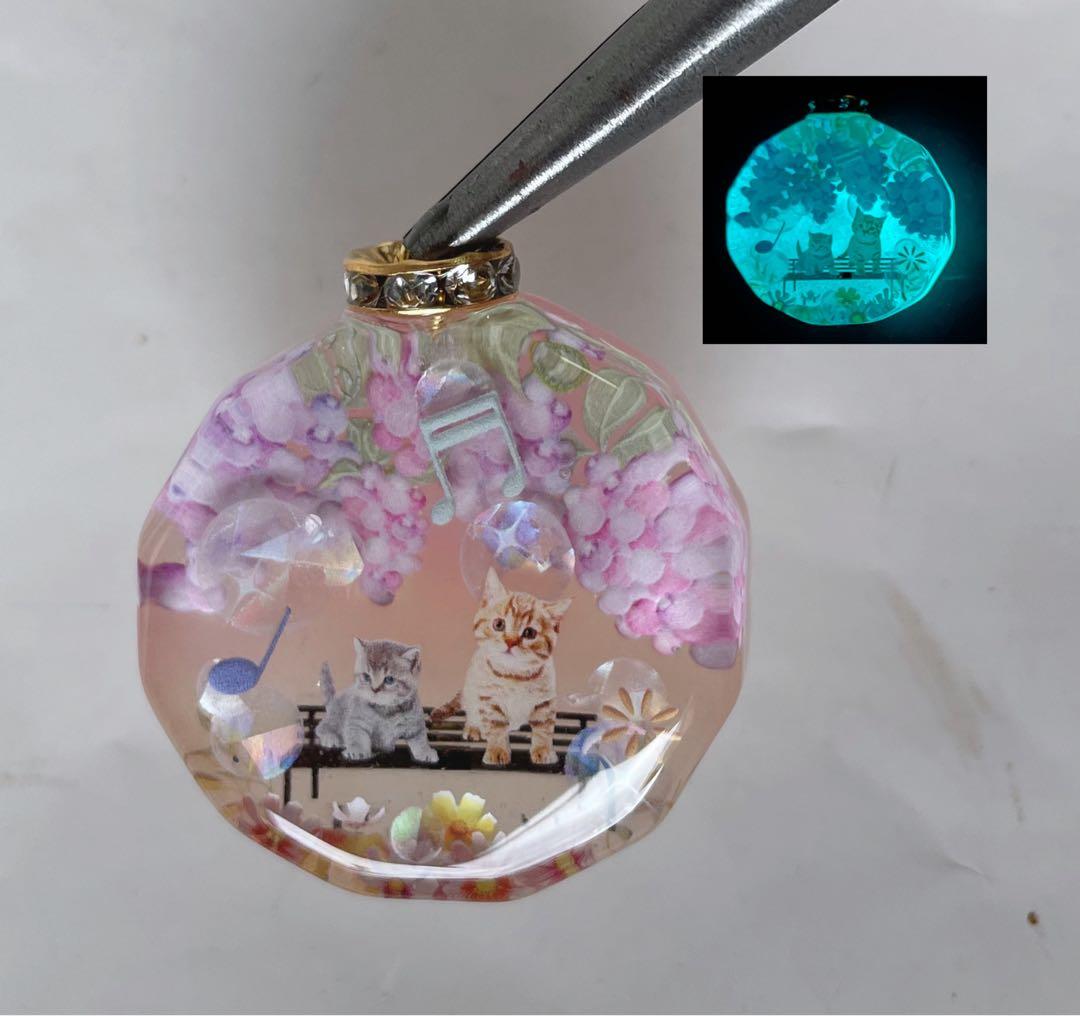 RUKURUKU/虹のメロディと猫　蓄光　オルゴナイトキーホルダー