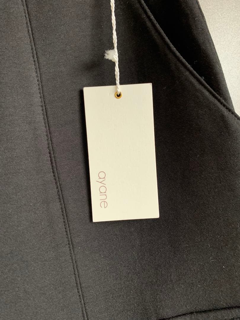 ayane ボンディングハーフ丈カーゴパンツ