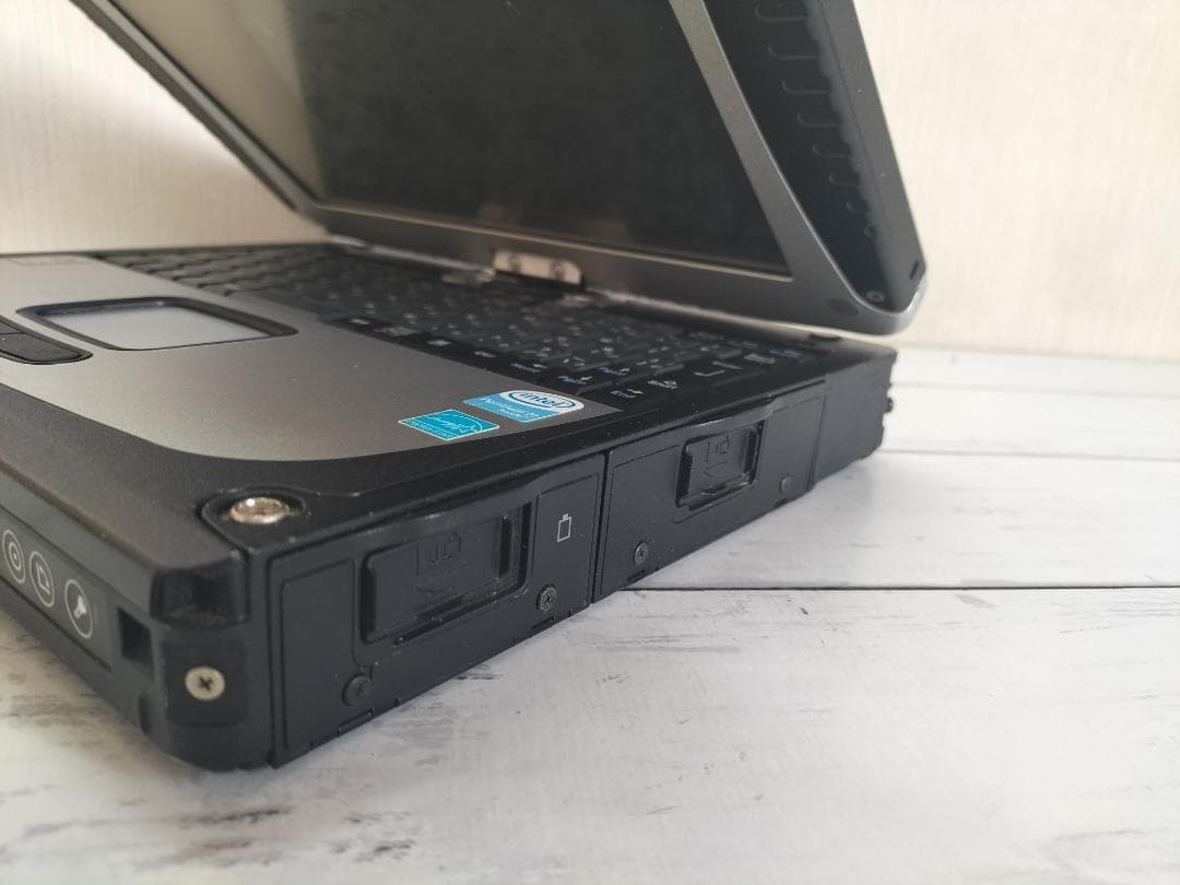 TOUGHBOOK CF-18 10.4型/落下や衝撃、水、埃に強い堅牢PC 1