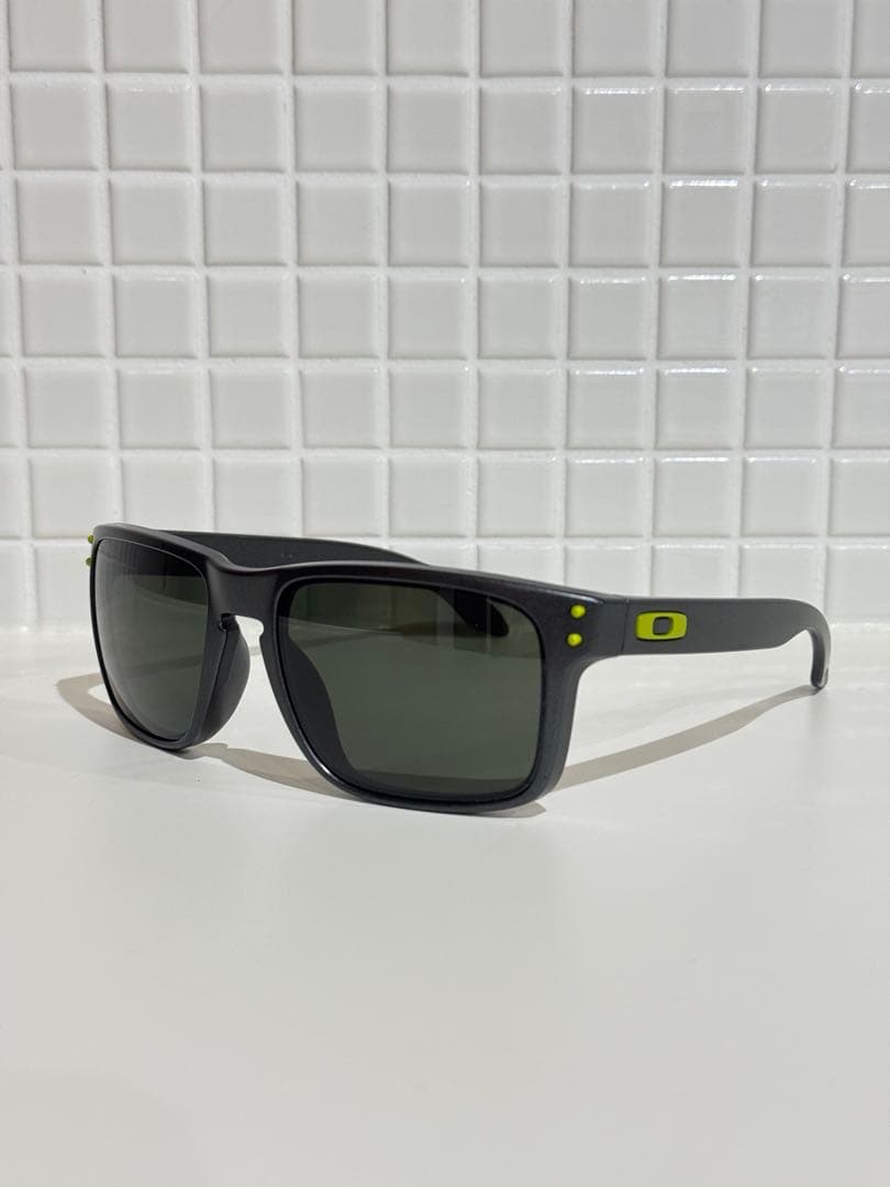 【美品】大人気 OAKLEY オークリー ホルブルック サングラス ダークグレー