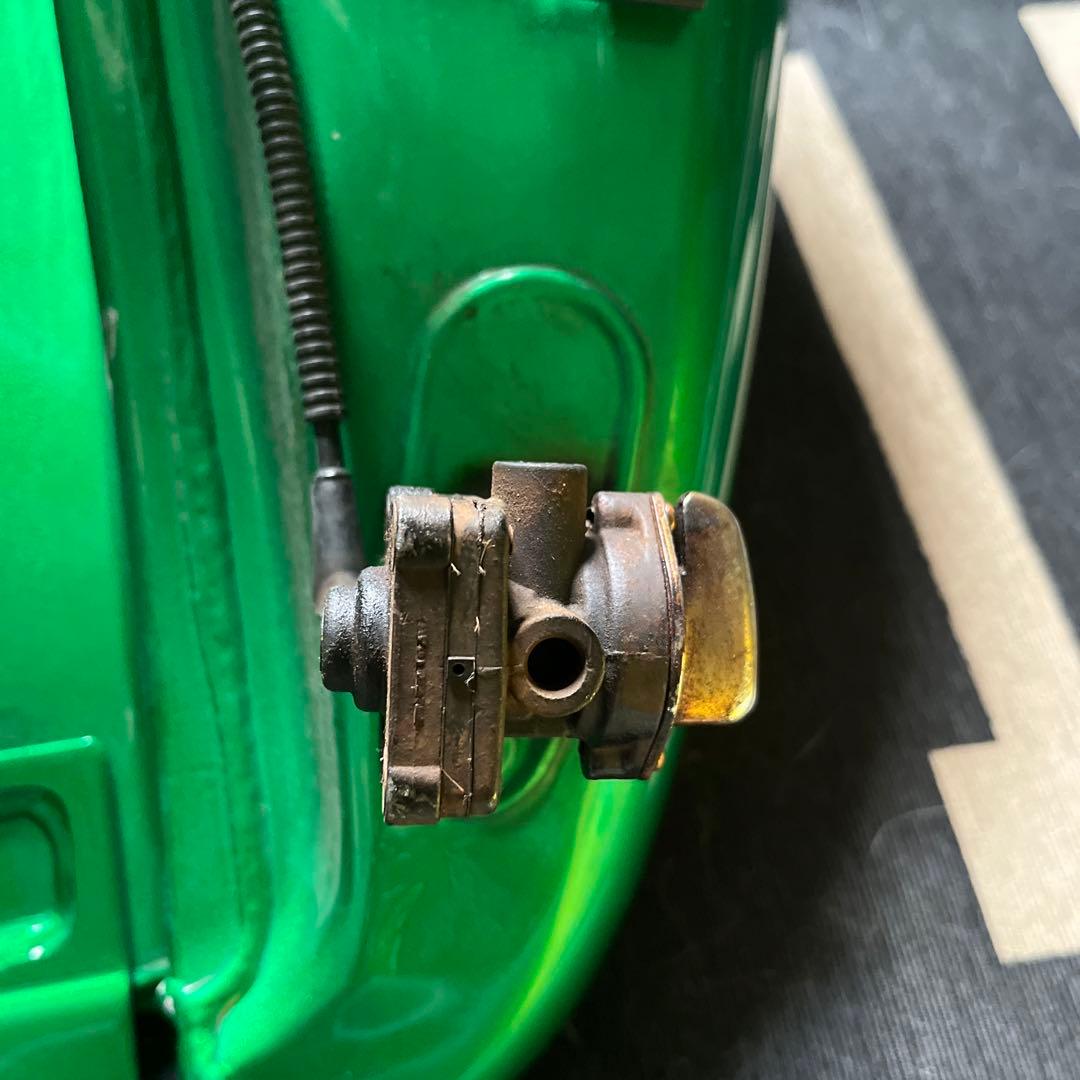 FLSTC ハーレー用ガソリンタンク燃料ゲージ、キャップ、センサーのみ