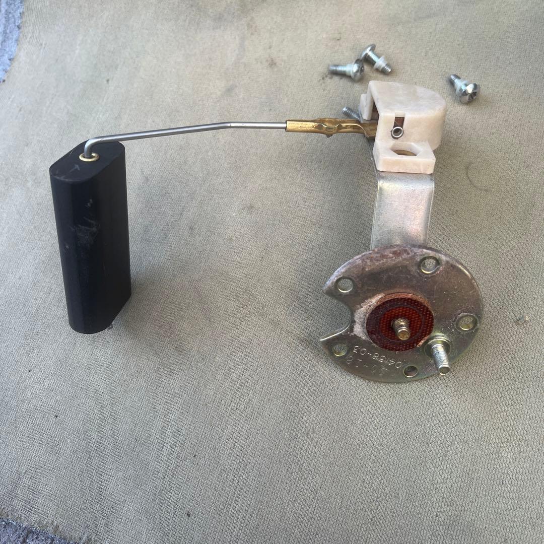 FLSTC ハーレー用ガソリンタンク燃料ゲージ、キャップ、センサーのみ