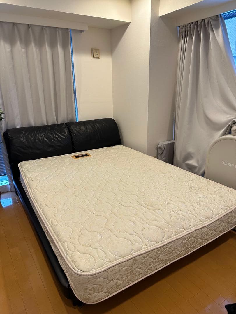 【送料無料】シモンズSimmonsクイーンベッドフレームブラックマットレスセット