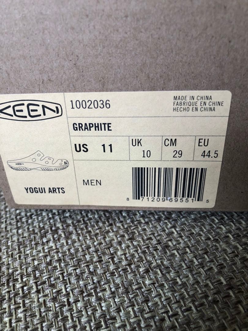 希少サイズ29！もう出ない超激レア！KEEN キーンヨギアーツグラファイト！