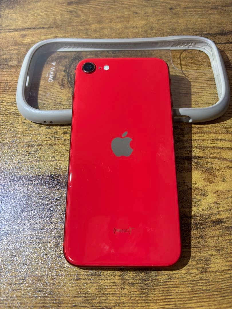 【ジャンク】iPhone SE (第2世代) 赤色 画面&カメラひび割れ