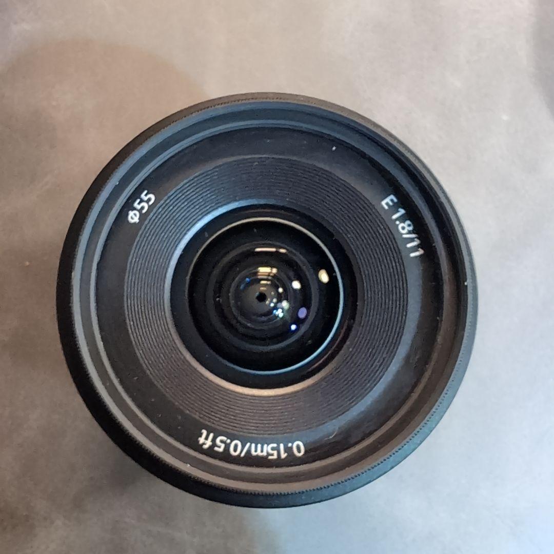 【極美品】SONY E 11mm F1.8 レンズ　 保護フィルター付