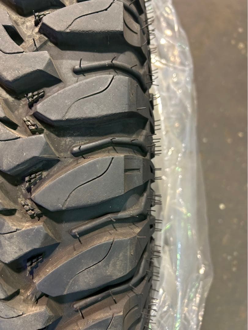 タイヤ・ホイール RENEGADE R7 RADAR