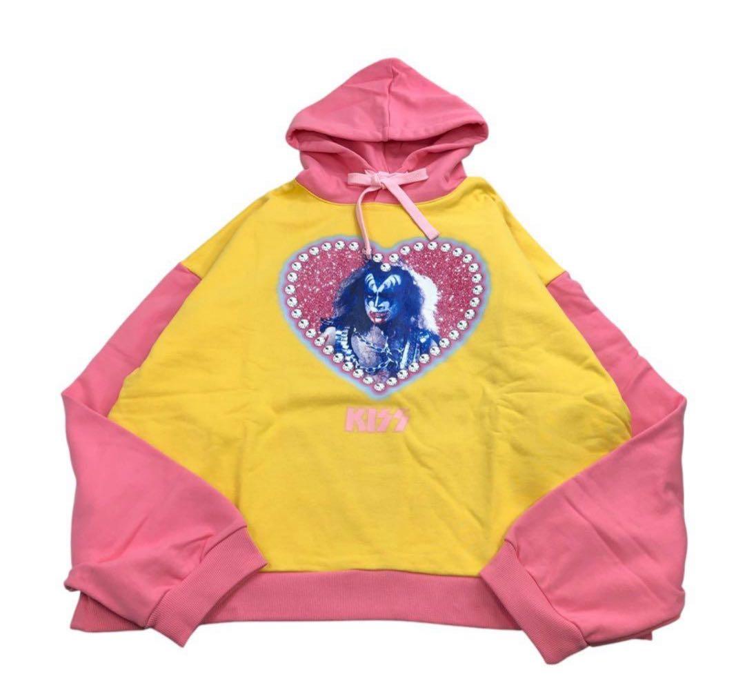 【新品未使用品】 KISS×Re. コラボフーディー　パーカー　仲里依紗