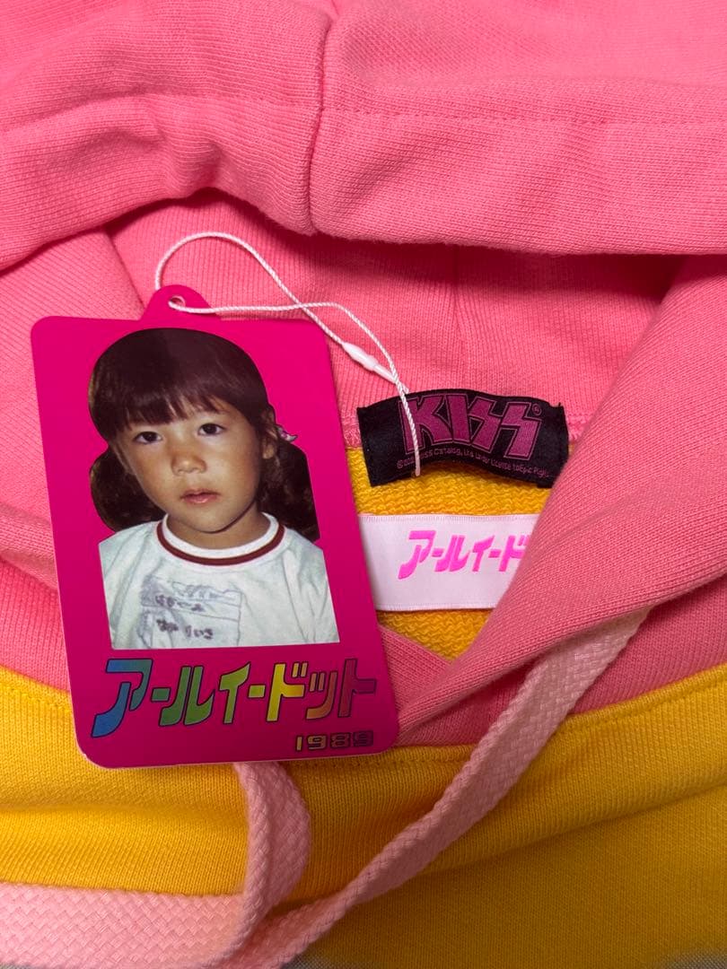 【新品未使用品】 KISS×Re. コラボフーディー　パーカー　仲里依紗