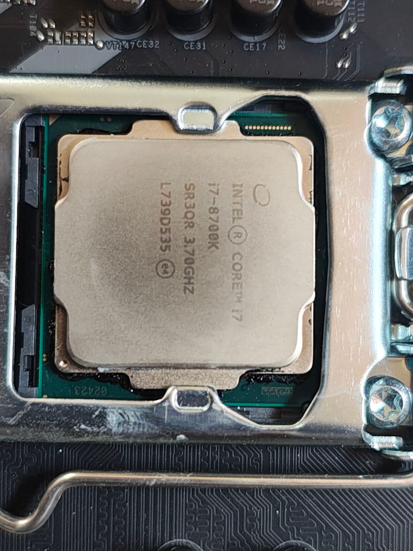 ASROCK Z370 EXTREME 4 とIntel i7-8700Kセット