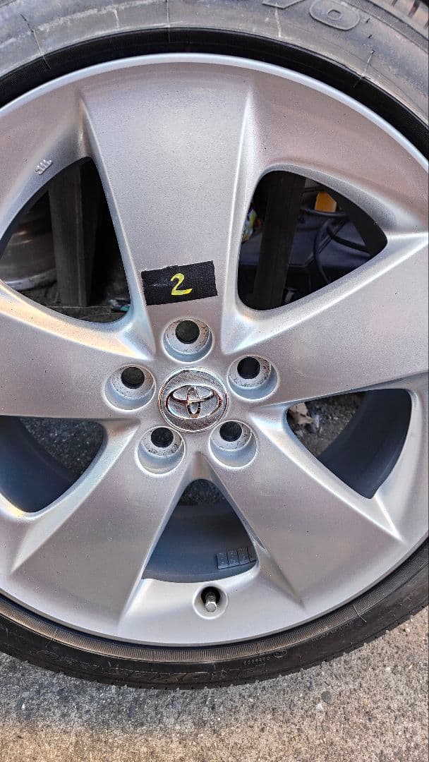 み*ぃ様 トヨタ プリウス純正　17インチホイールセット