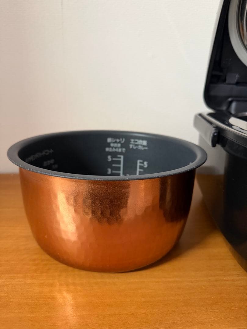 Panasonic の IHジャー炊飯器「SR-HBA101」5.5合炊き