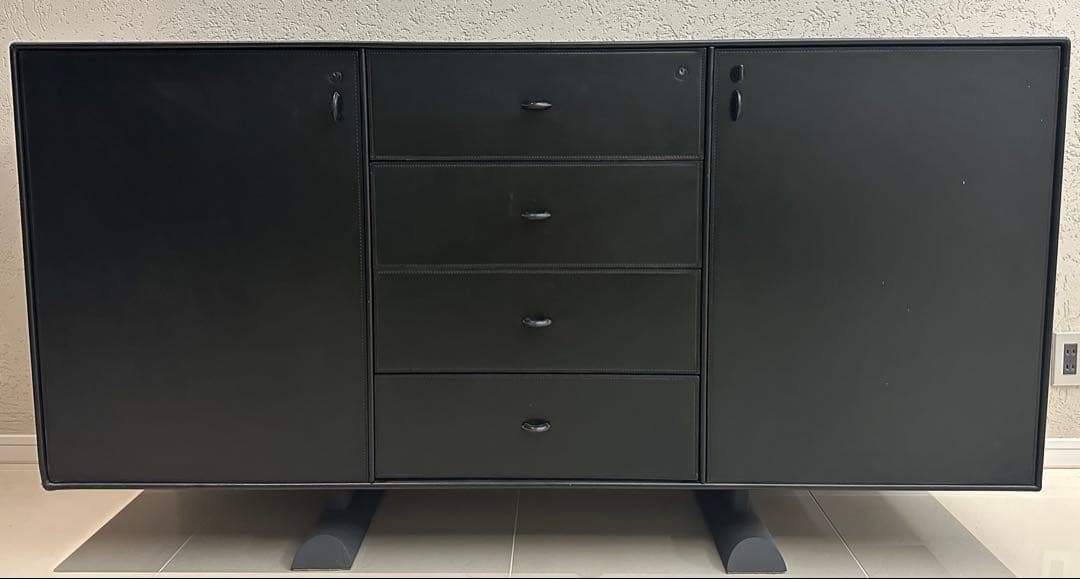 レザー/サイドボード