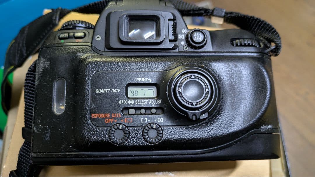 Nikon F80 フィルム一眼レフカメラ