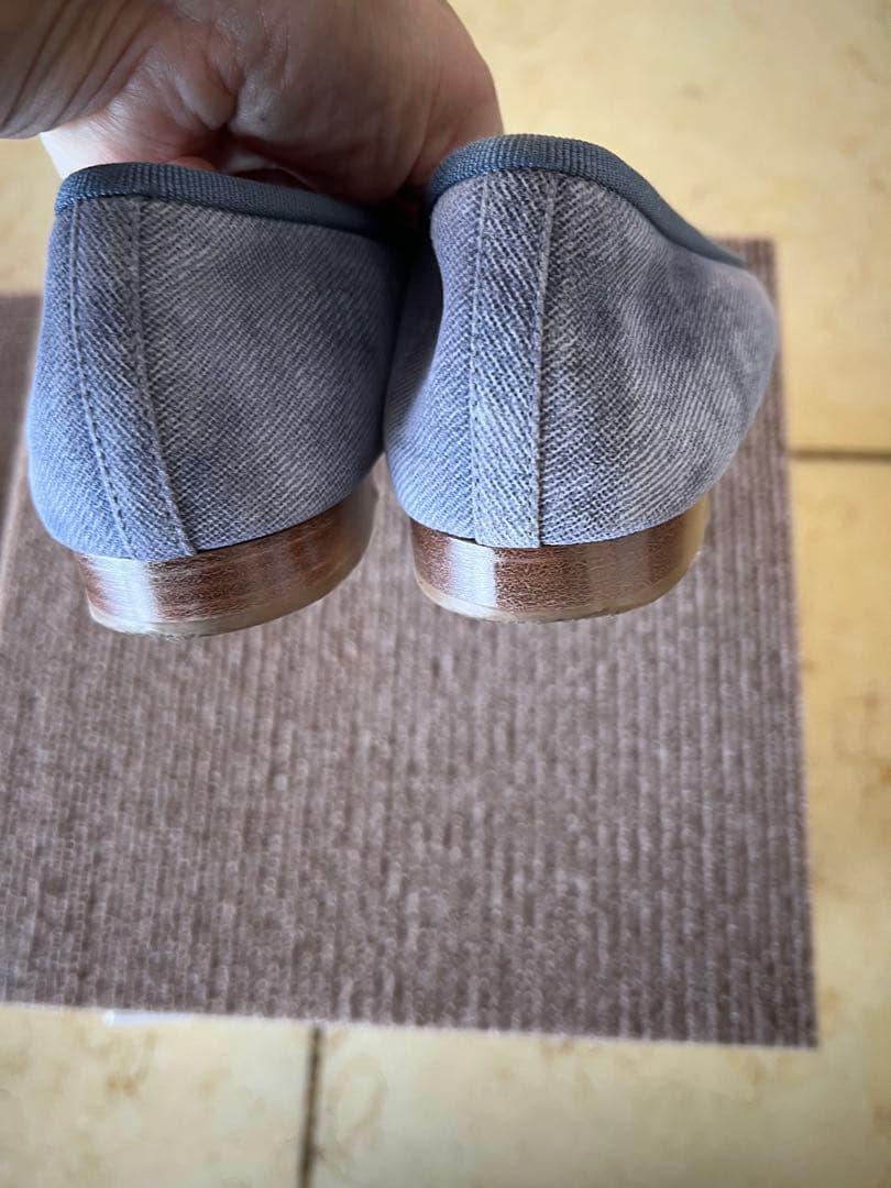 TOP　CHANEL グレー フラットシューズ