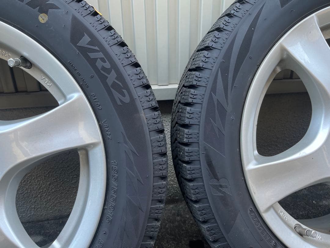 23年製　BS VRX2 185/55R15 82Q & VW UP ホイール