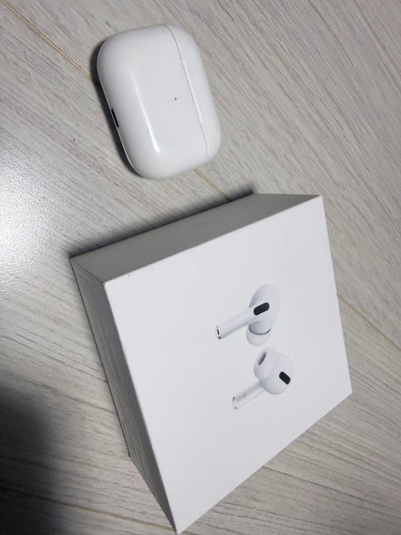 AirPods Pro 本体 充電ケース付き 付属品未使用
