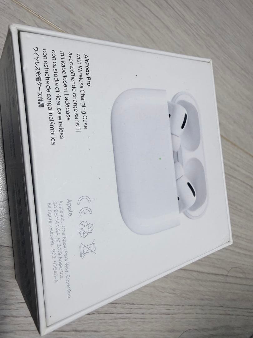 AirPods Pro 本体 充電ケース付き 付属品未使用