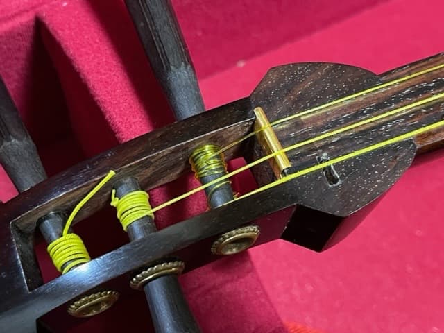 【美品】三味線 本体 和柄装飾付き