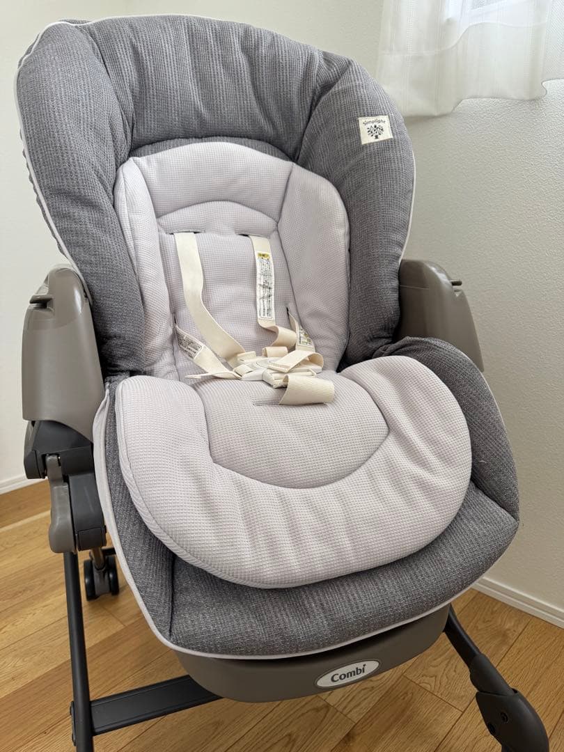 コンビ　ネムリラ オートスウィング　combi AUTO SWING