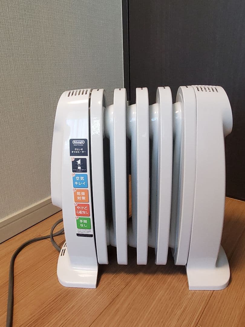 DeLonghi デロンギ　オイルヒーター NJ0505E