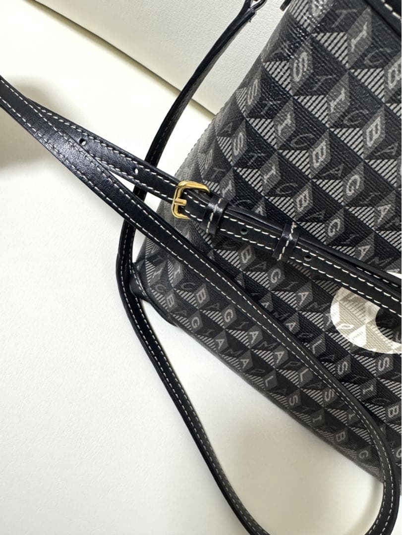 アニヤハインドマーチ　 I AM A Plastic Bag Eyes