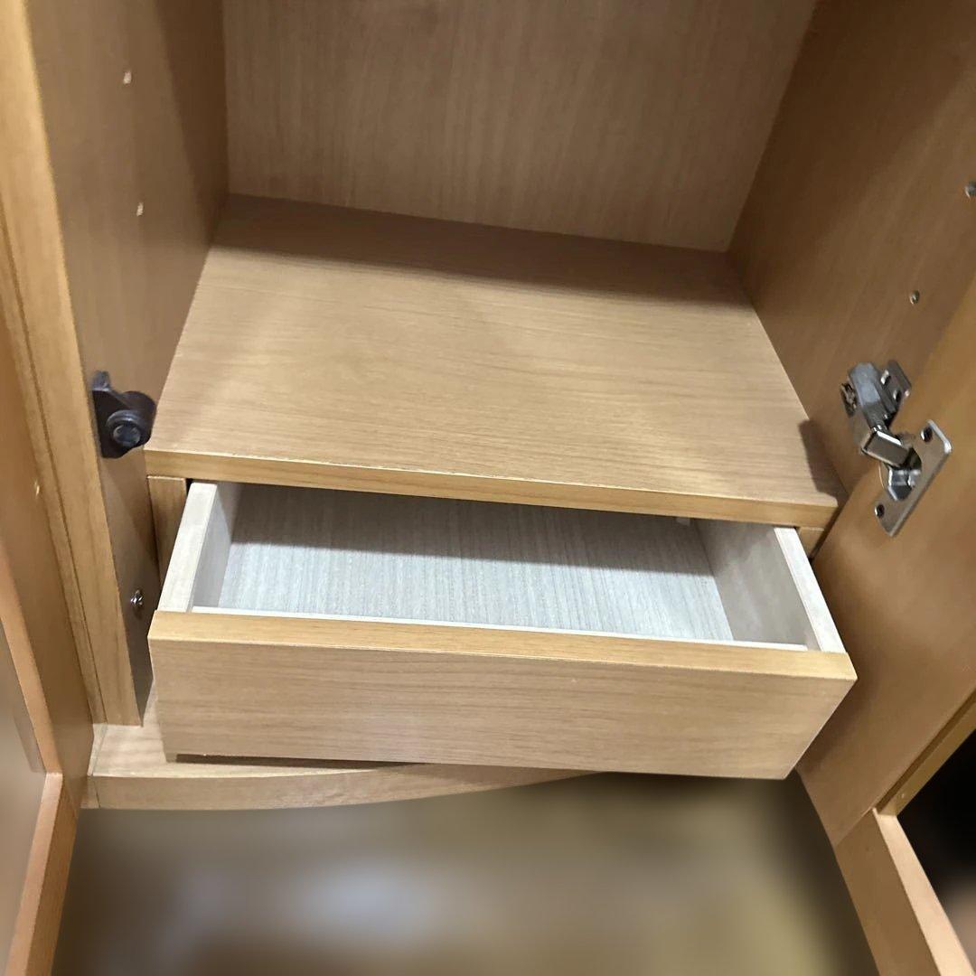 ガラス扉付きコーナー収納棚