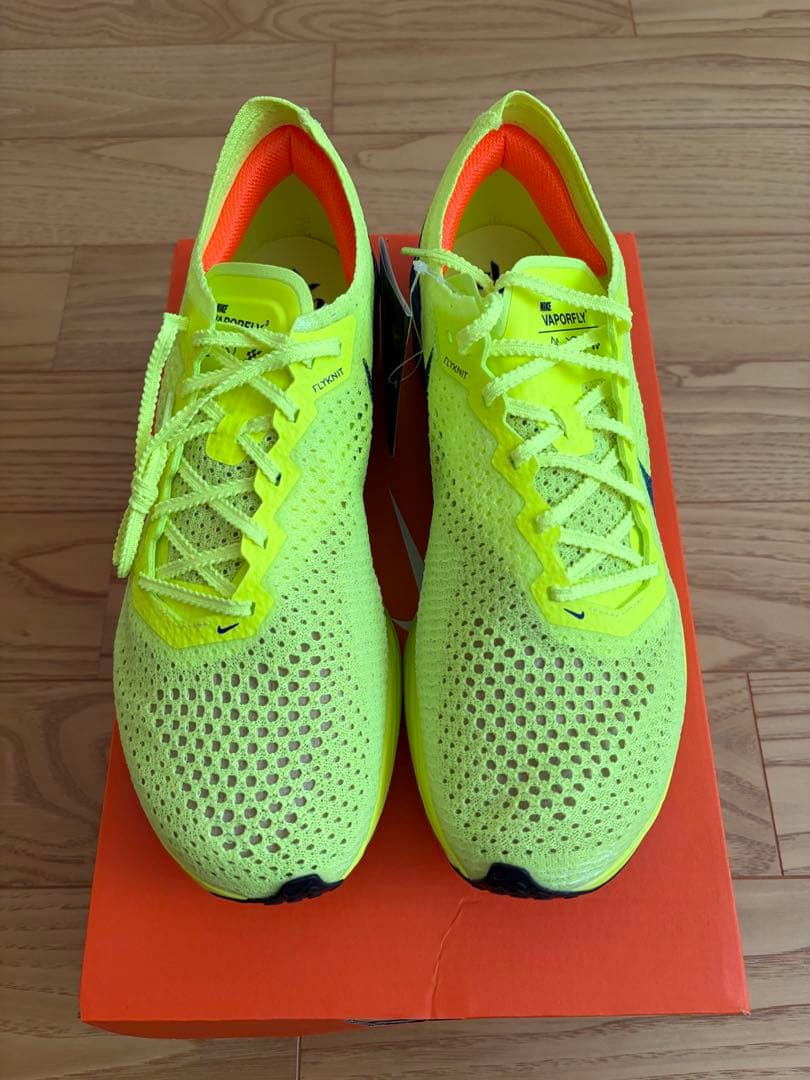 新品未使用　ナイキ　ヴェイパーフライ　ネクスト%３　27.0cm