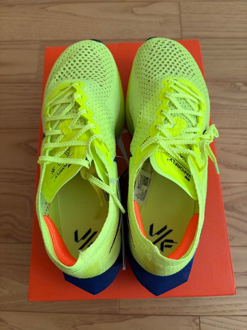 新品未使用　ナイキ　ヴェイパーフライ　ネクスト%３　27.0cm