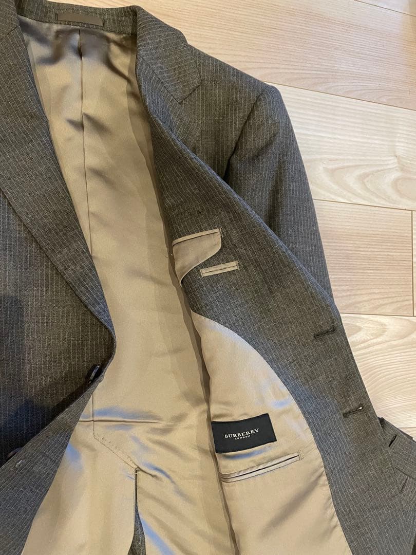 週末お値下げ　美品　冬物BURBERRY スーツセットアップ