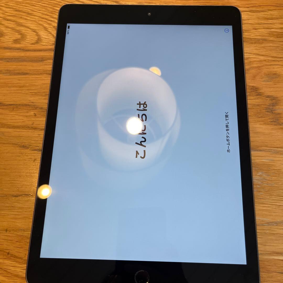 Apple iPad 本体　第8世代