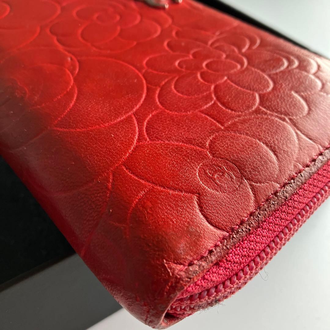 CHANEL フラワーエンボス レッド長財布