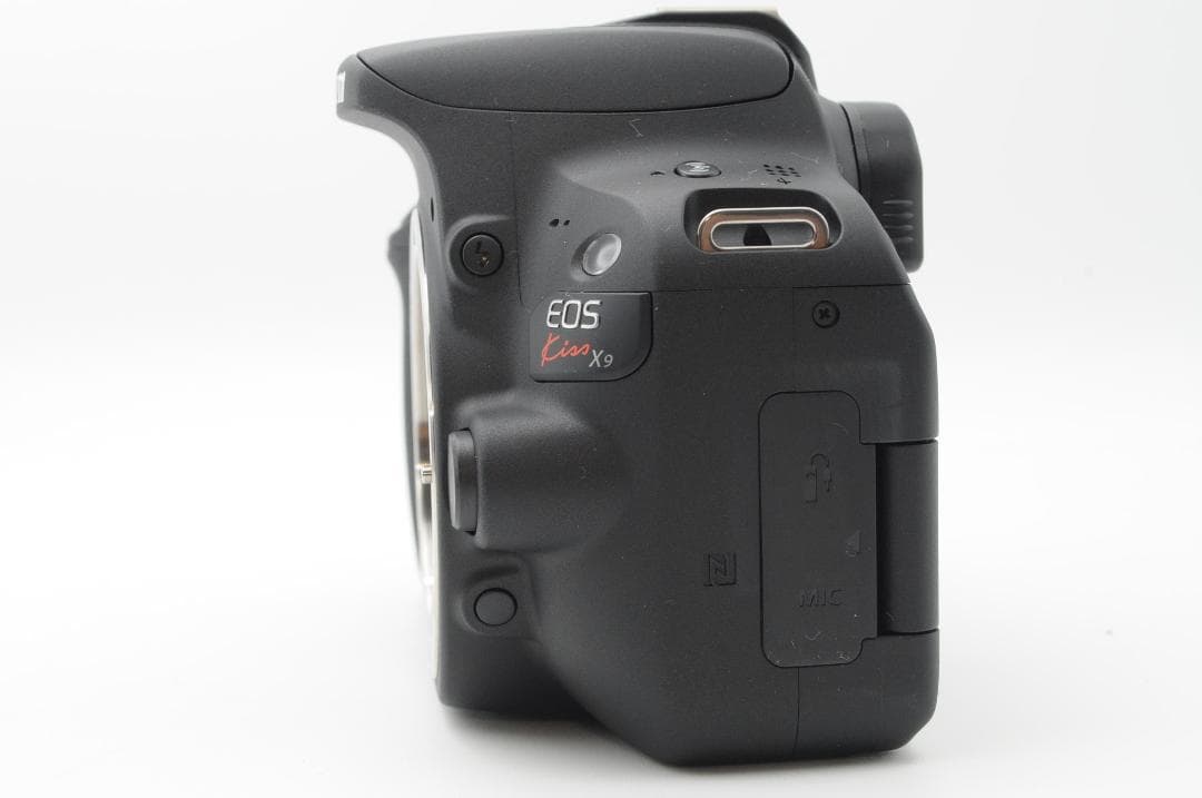☆新品級☆ハロウィンSALE☆ Canon EOS Kiss x9 ダブル