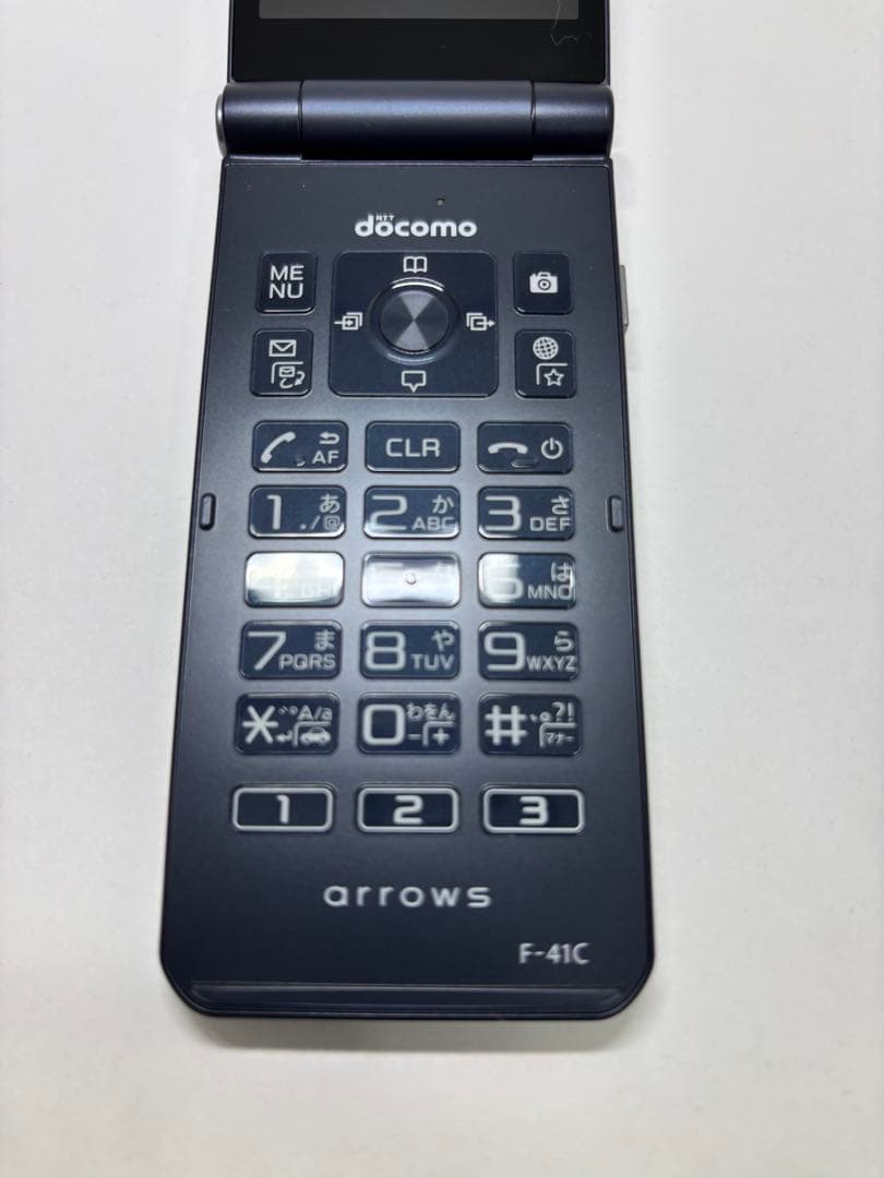 ★arrows ケータイ ベーシック F-41C ネイビー
