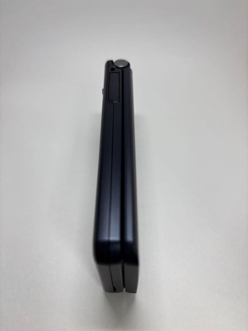 ★arrows ケータイ ベーシック F-41C ネイビー