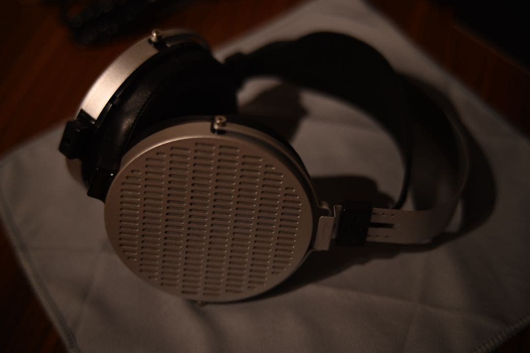 水月雨 MoonDrop 大都会 - Cosmo