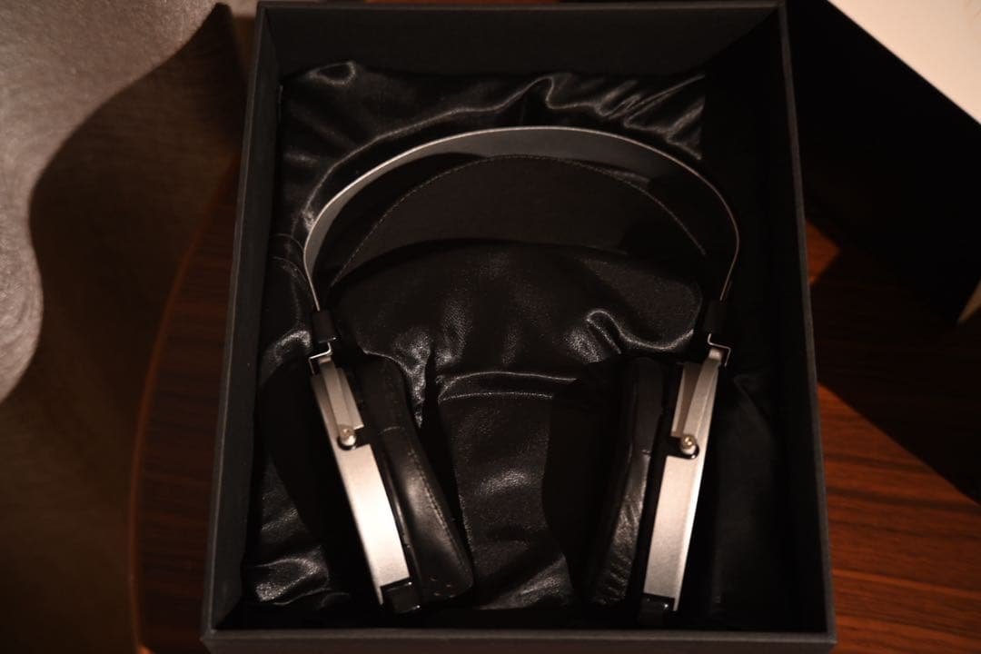 水月雨 MoonDrop 大都会 - Cosmo