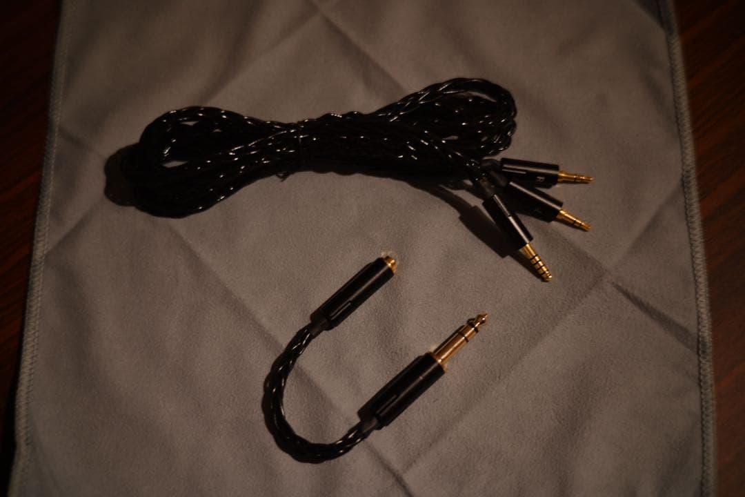 水月雨 MoonDrop 大都会 - Cosmo