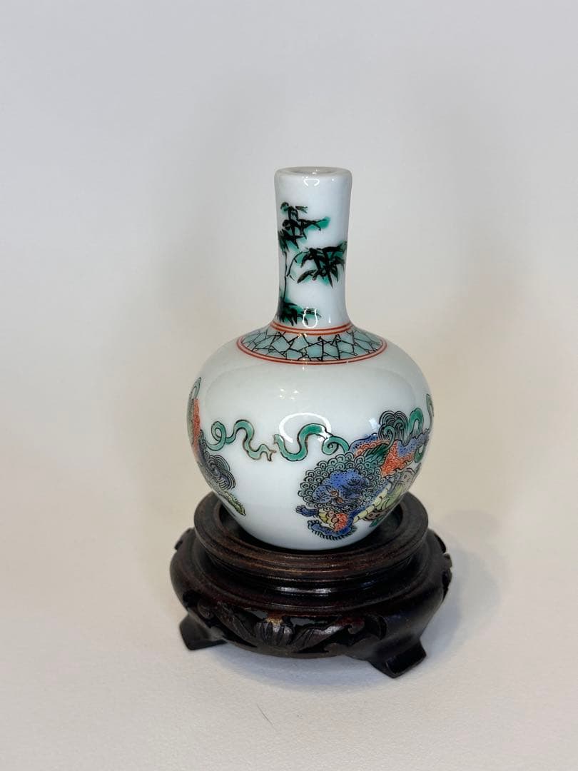 水芙蓉」中国古董 乾隆年製款　五彩瑞獣文小花瓶 賞瓶　茶道具　香道具 清代