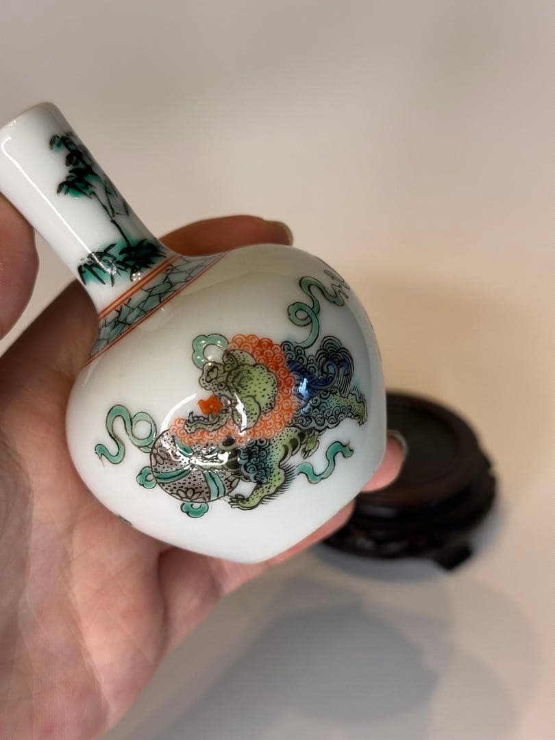 水芙蓉」中国古董 乾隆年製款　五彩瑞獣文小花瓶 賞瓶　茶道具　香道具 清代