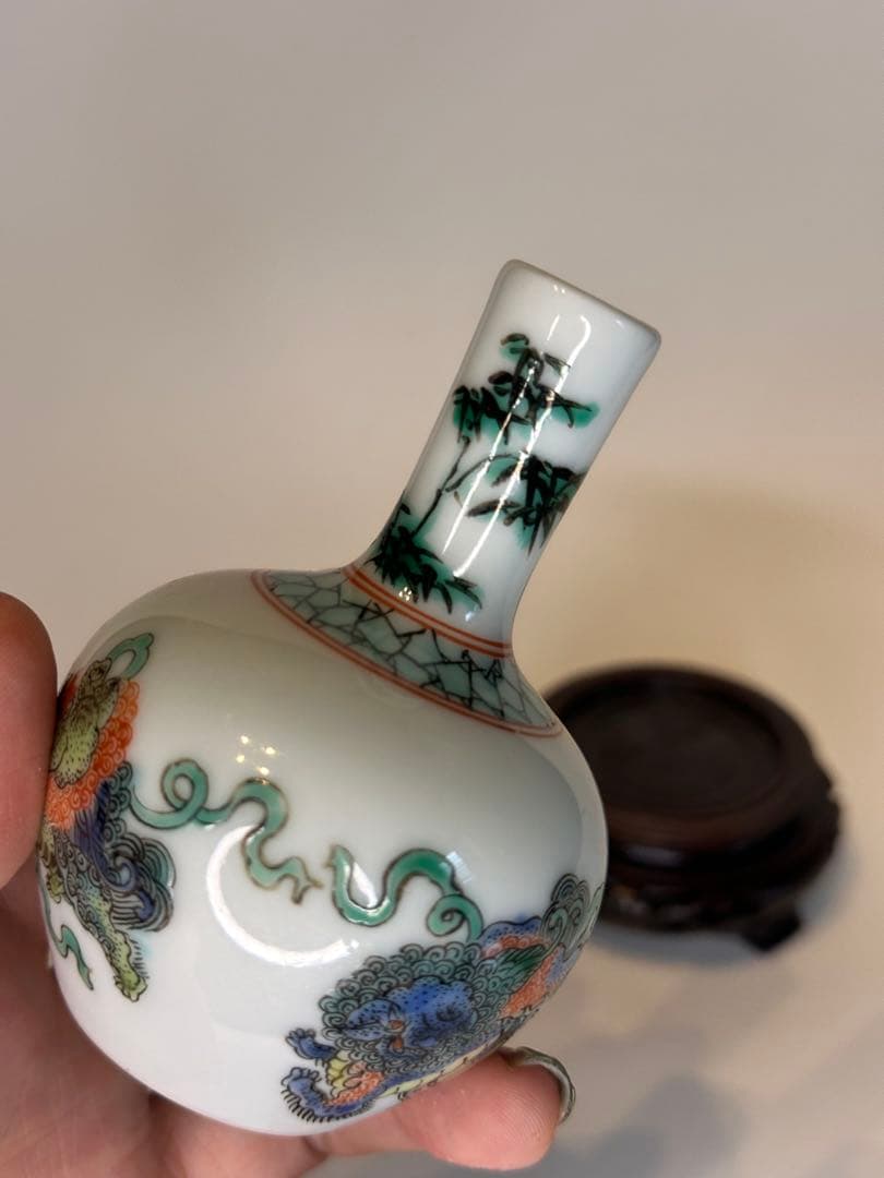 水芙蓉」中国古董 乾隆年製款　五彩瑞獣文小花瓶 賞瓶　茶道具　香道具 清代