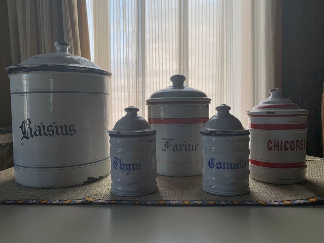 フランスアンティーク　小さなぽってり可愛いホーローのキャニスター2個セット！