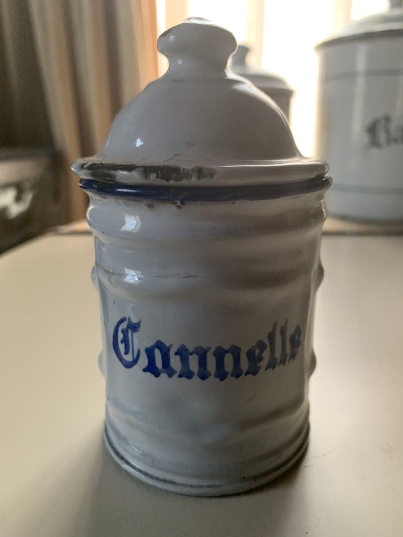 フランスアンティーク　小さなぽってり可愛いホーローのキャニスター2個セット！