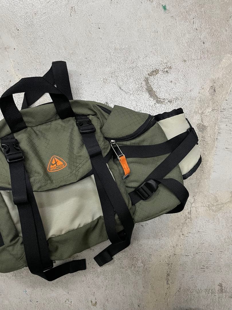 90s NIKE ACG ショルダーバック　ウエストポーチ　カーキ　y2k 刺繍