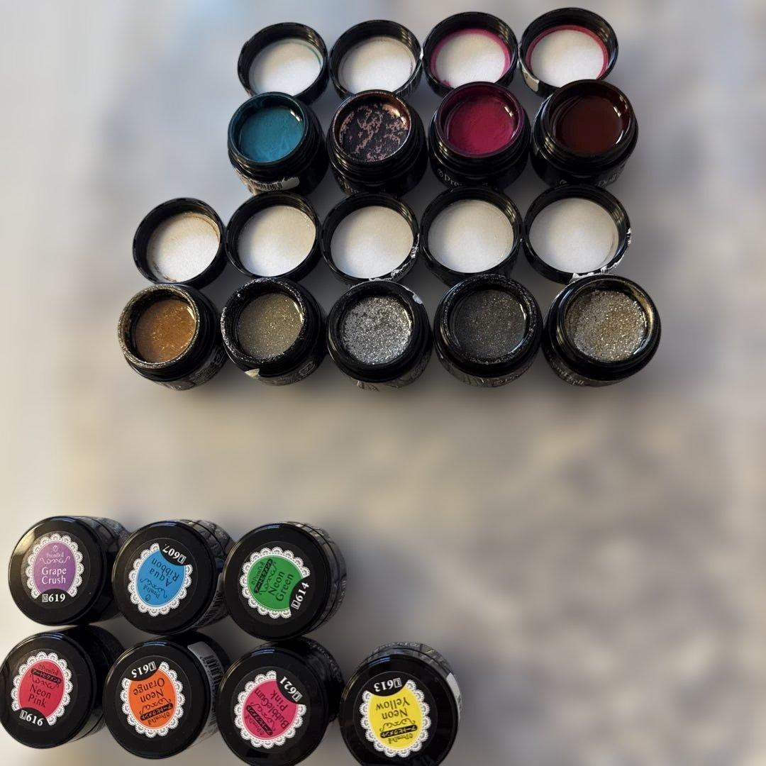 mmm　ほぼ未使用品お得です! プリジェルカラー200色セット