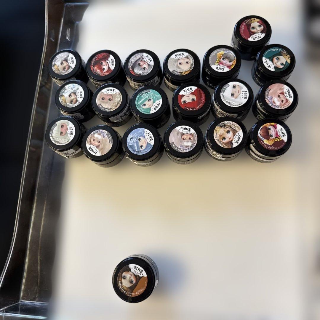 mmm　ほぼ未使用品お得です! プリジェルカラー200色セット