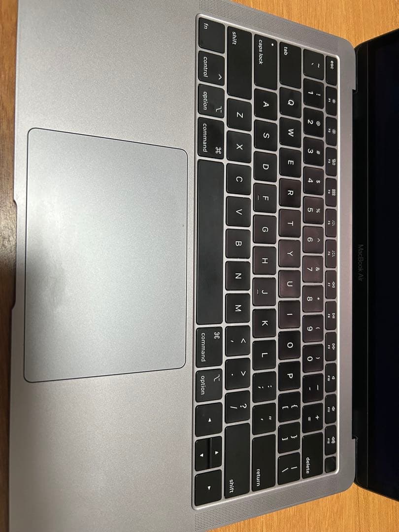 MacBook Air (Retina, 13-inch, 2019) 本体